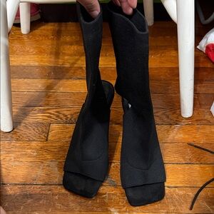 Chic Black Heeled Boots for Women